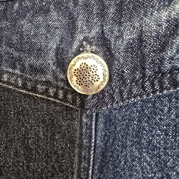 Stonebridge Women's Denim Jacket with Flower Embroidered Cuffs & Sleeves - Picture 8 of 16